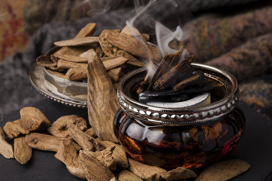 Oud · Sandalwood